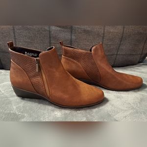 NWOT Aerosoles Brown Leather Zip Ankle  Boots Booties Sz 9M